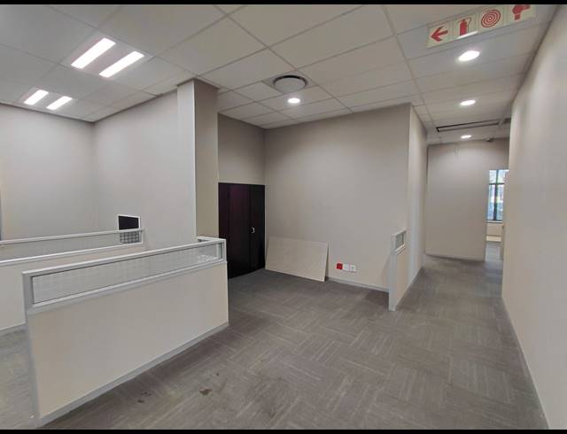 535M² OFFICE TO LET IN MAGALIESSIG